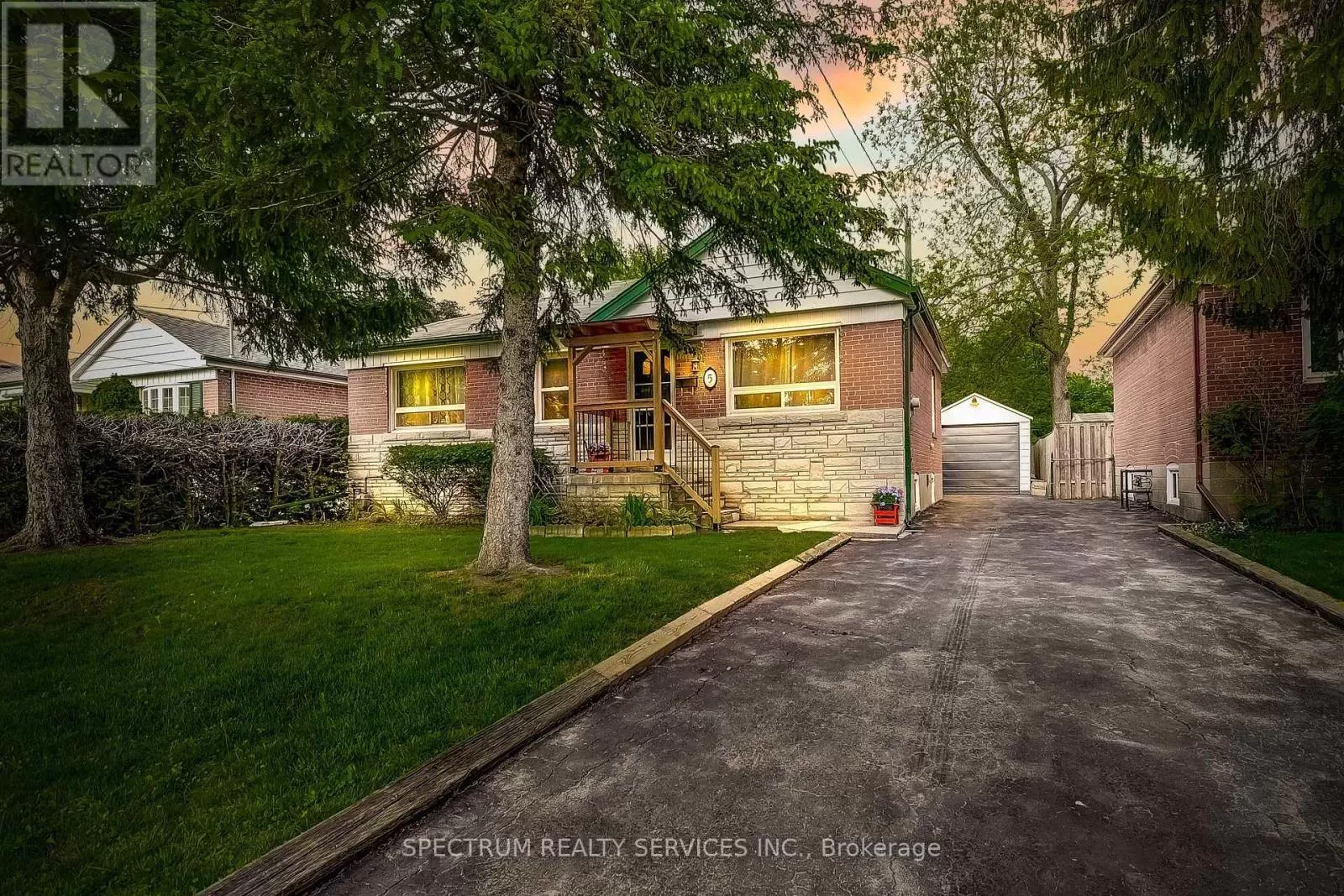 House for rent: 5 Lockerbie Avenue, Toronto, Ontario M9N 2Z9