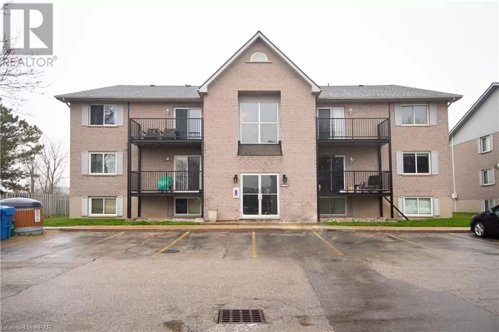 Apartment for rent: 50 Campbell Court Unit# 207, Stratford, Ontario N5A 7T6