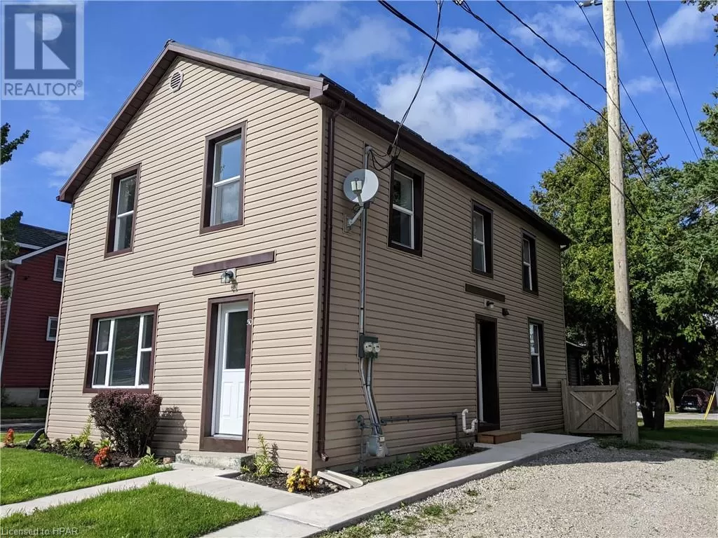 Duplex for rent: 50 Goderich St E, Seaforth, Ontario N0K 1W0