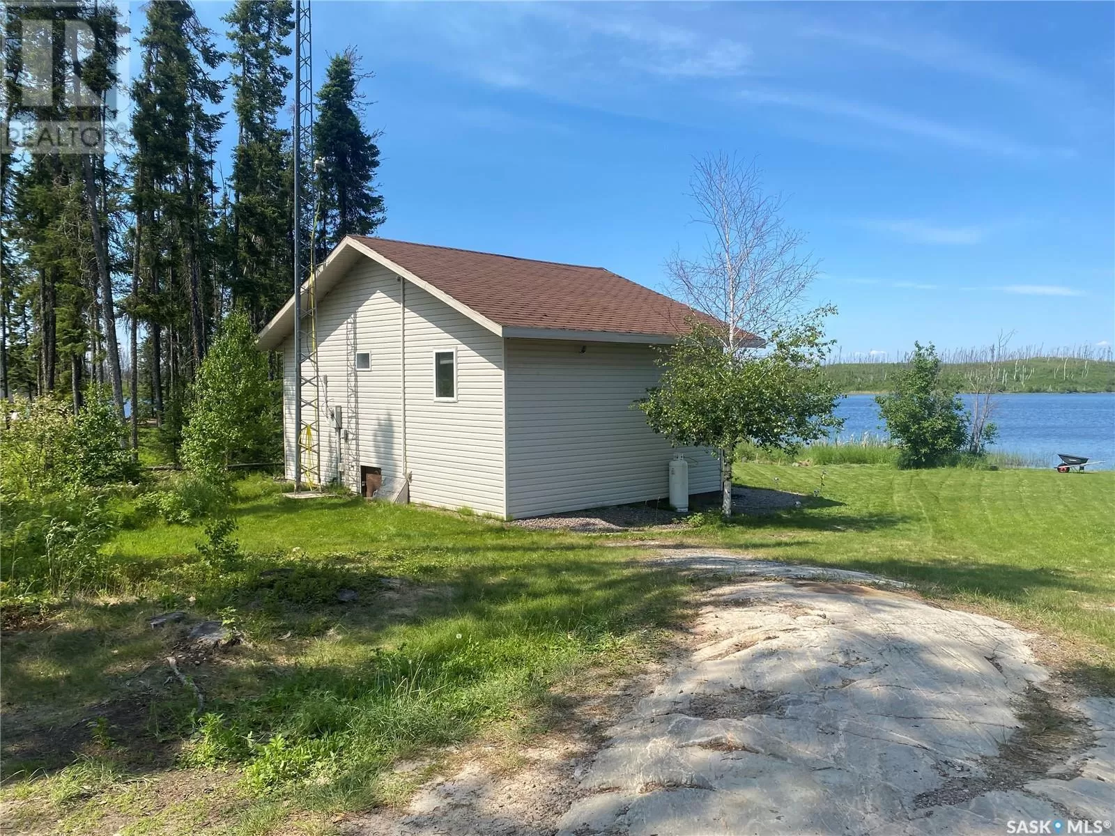 House for rent: 500 Rock Ridge, Nemeiben Lake, Saskatchewan S0J 1L0