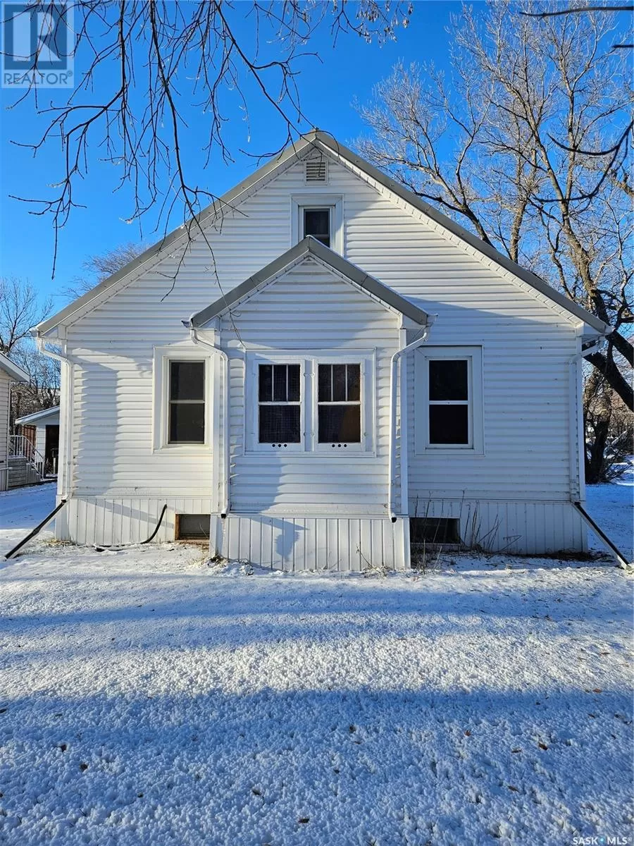 House for rent: 501 2nd Street, Lampman, Saskatchewan S0C 1N0