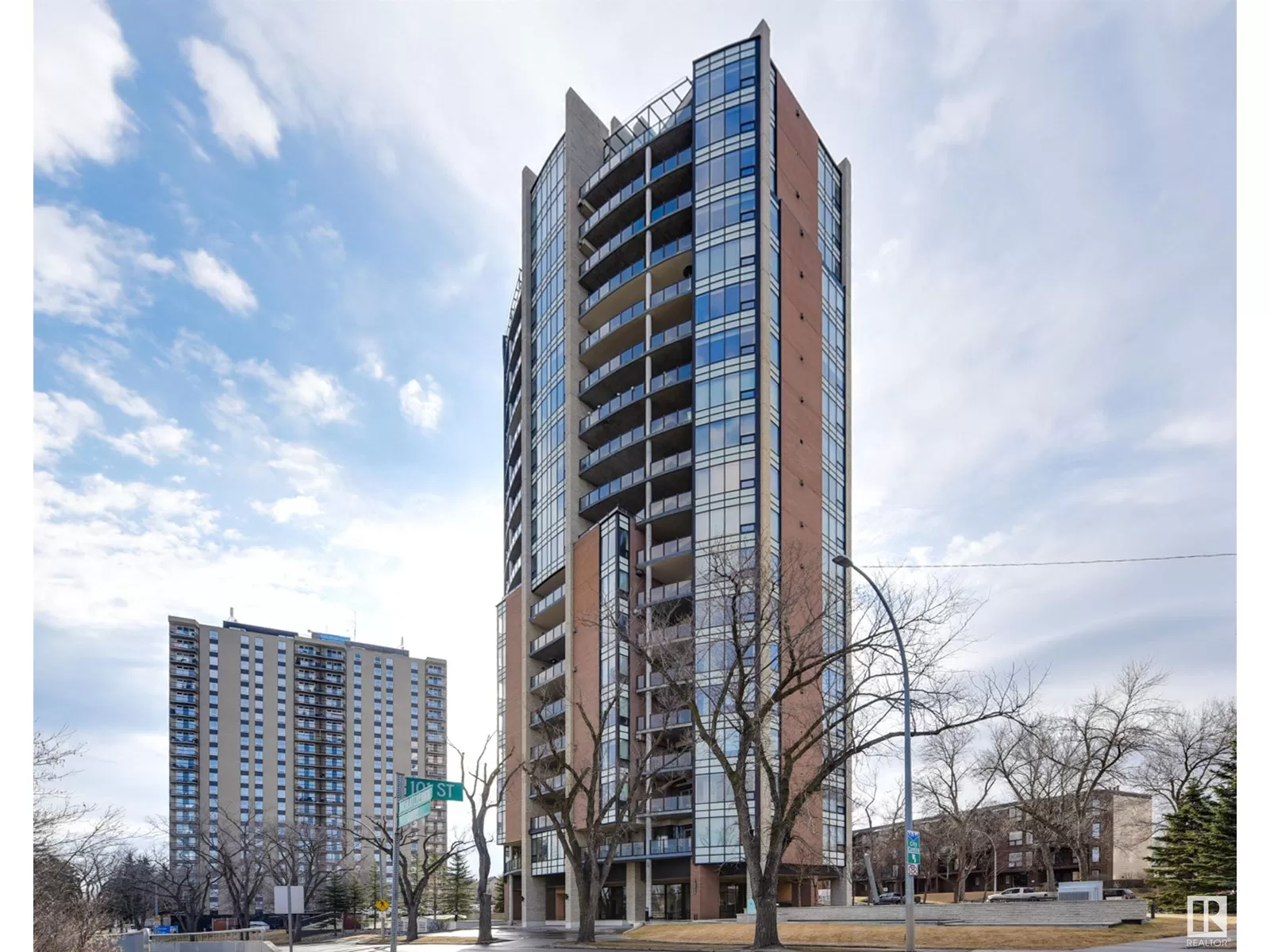 Apartment for rent: #503 10035 Saskatchewan Dr Nw, Edmonton, Alberta T6E 4R4