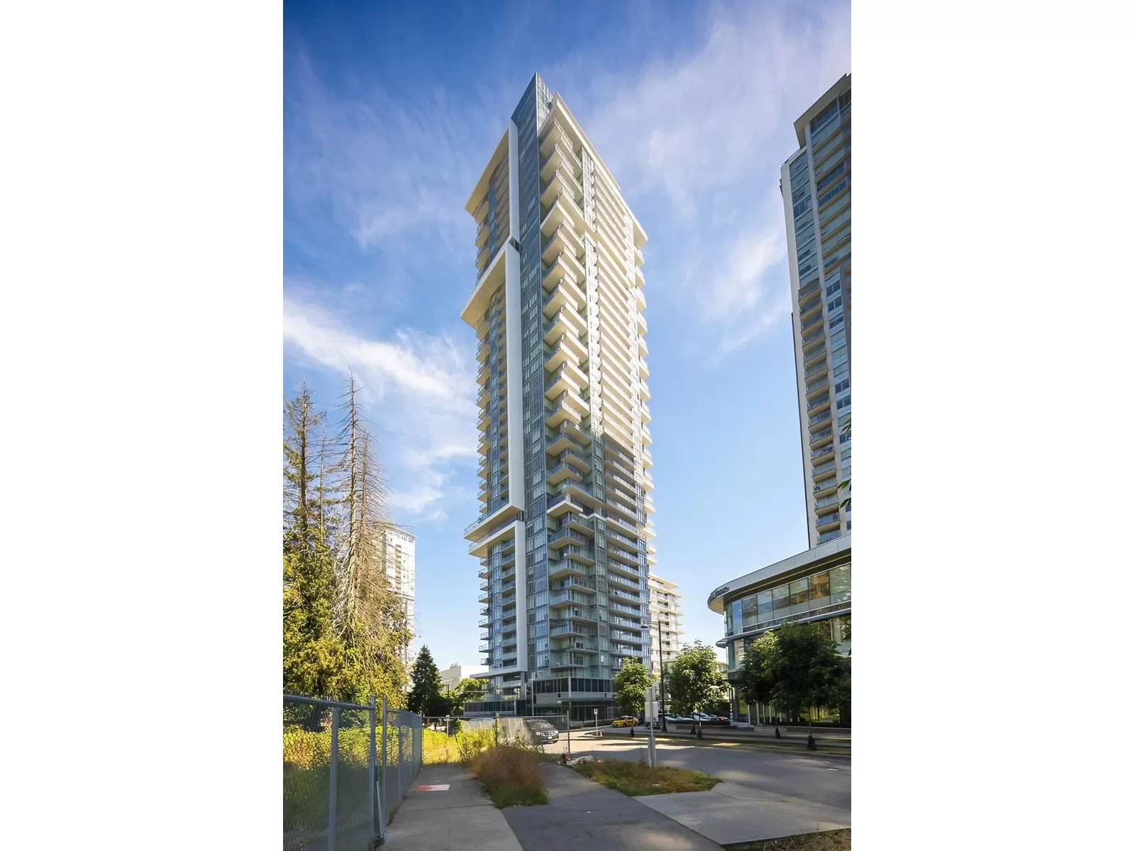 Apartment for rent: 503 13350 Central Avenue, Surrey, British Columbia V3T 0S1