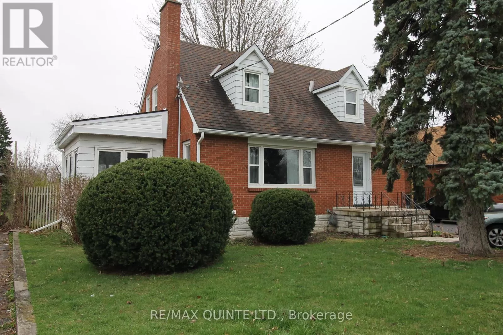 Duplex for rent: 503 Bridge St E, Belleville, Ontario K8N 1P9