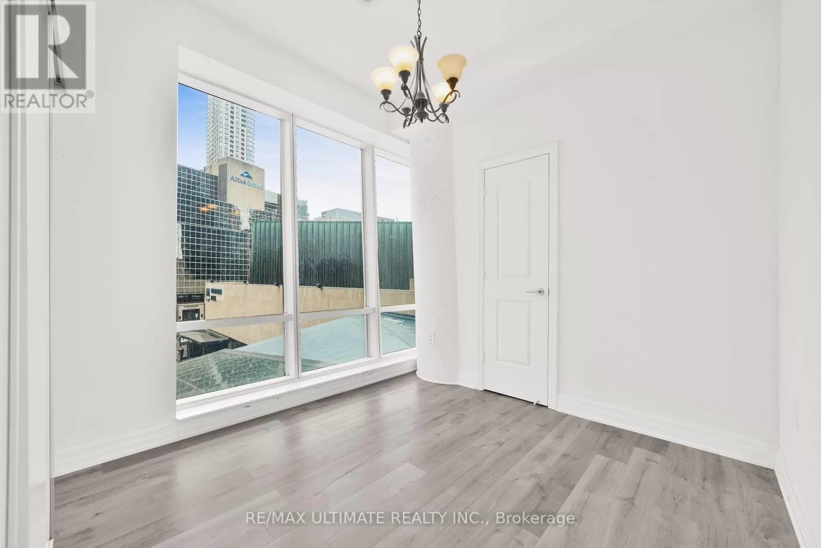 Apartment for rent: 506 - 8 The Esplanade Street, Toronto, Ontario M5E 0A6