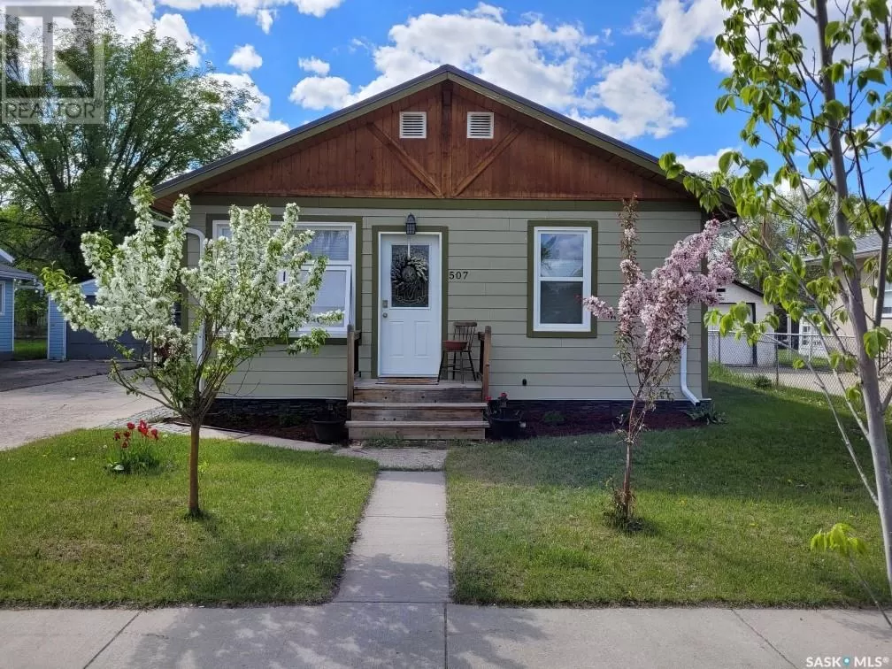 House for rent: 507 Maple Street, Maple Creek, Saskatchewan S0N 1N0