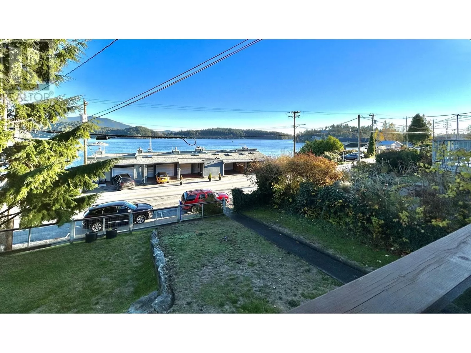 House for rent: 511 Marine Drive, Gibsons, British Columbia V0N 1V1
