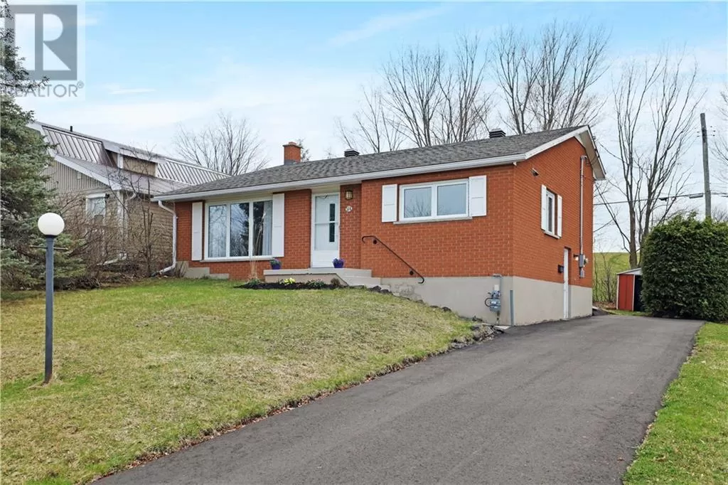 House for rent: 514 Fortington Street, Renfrew, Ontario K7V 1E3