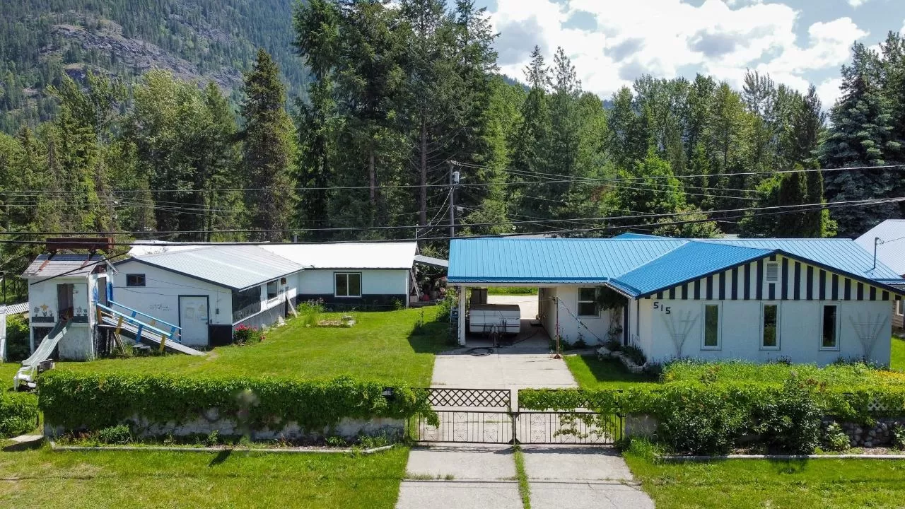 House for rent: 515 Baker Avenue, Salmo, British Columbia V0G 1Z0