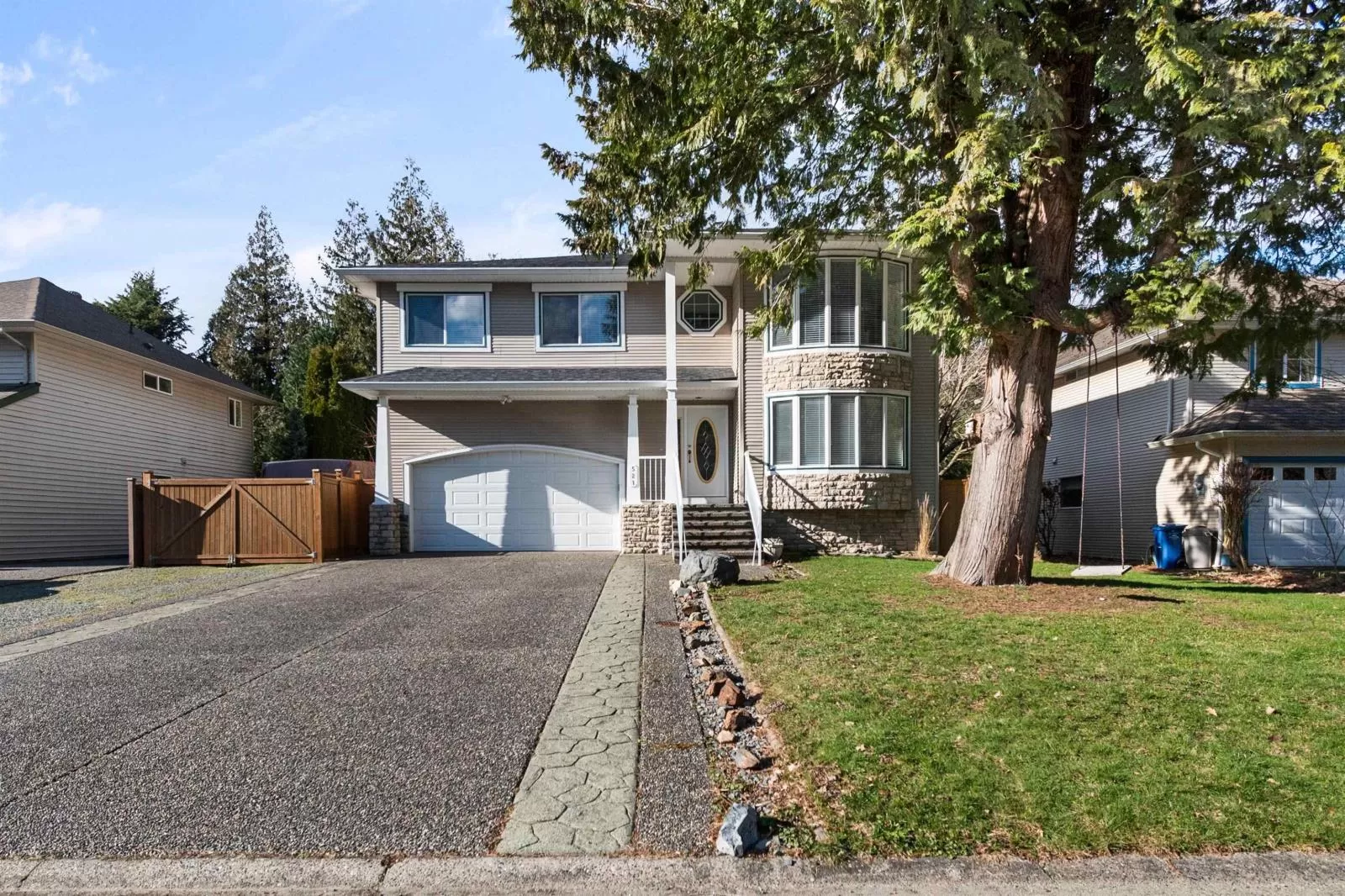 House for rent: 521 Driftwood Avenue, Harrison Hot Springs, British Columbia V0M 1K0