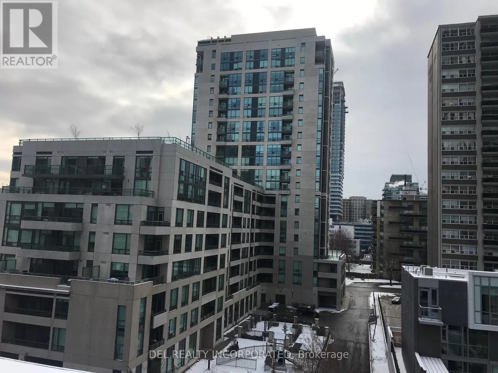 Apartment for rent: 522 - 101 Erskine Avenue, Toronto, Ontario M4P 1Y5