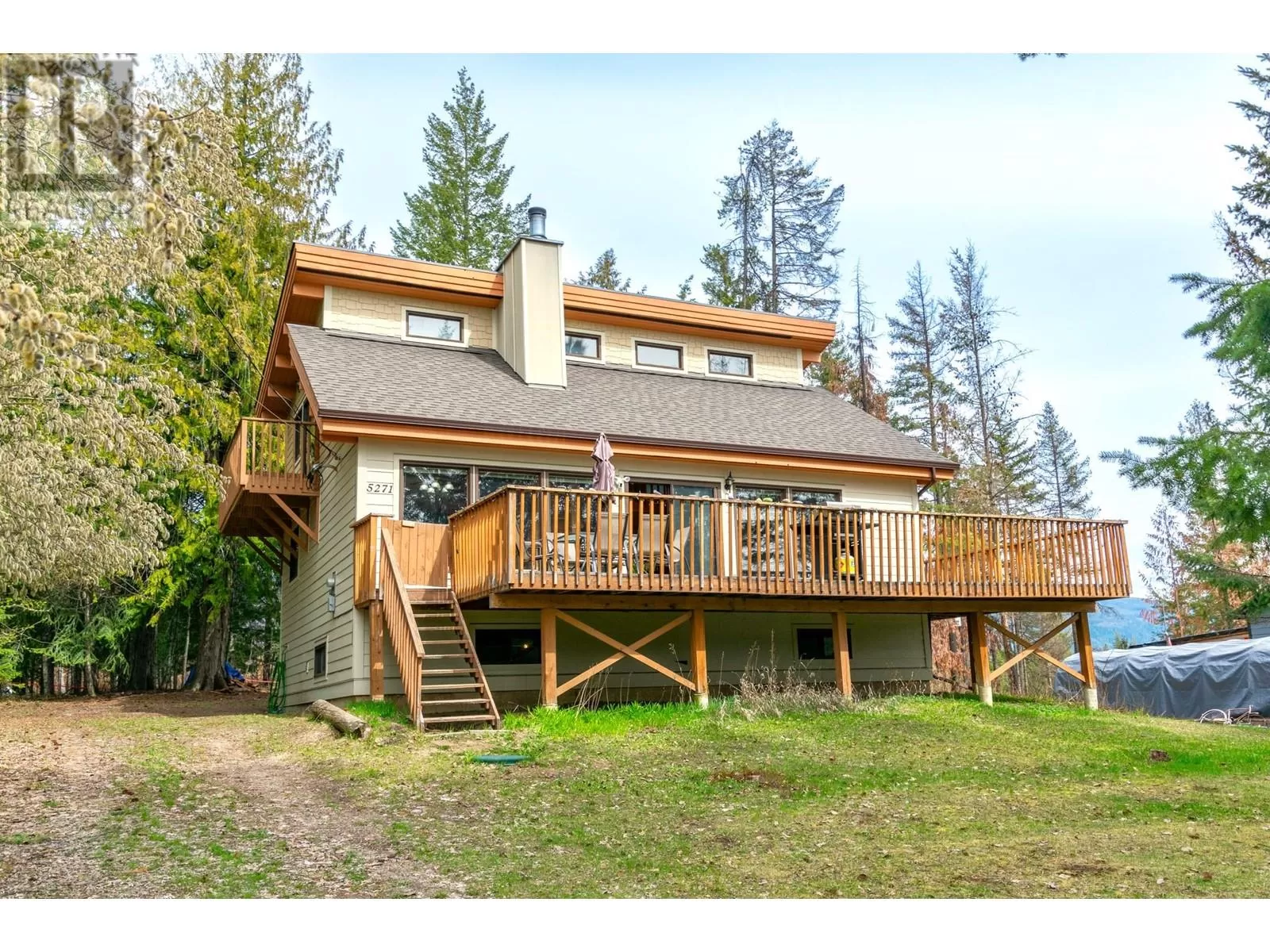 House for rent: 5271 Meadow Creek Crescent, Celista, British Columbia V0E 1M6