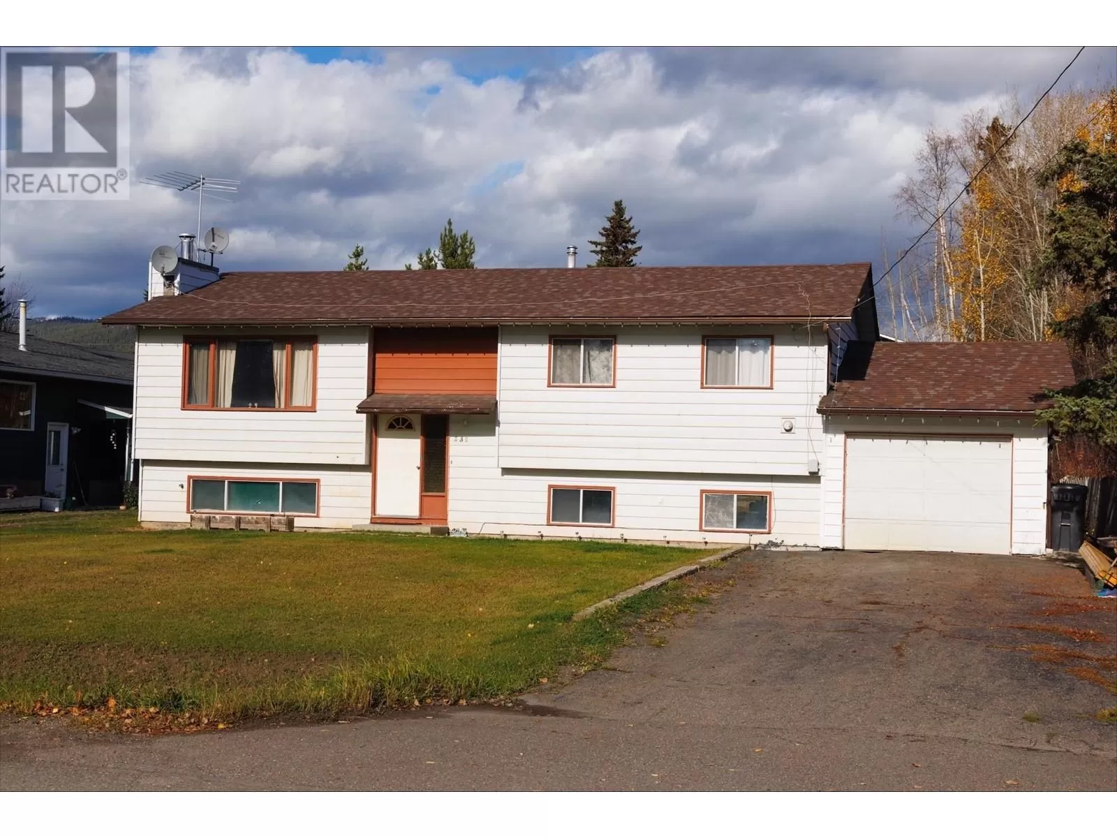 House for rent: 530 W Ash Street, Fort St. James, British Columbia V0J 1P0
