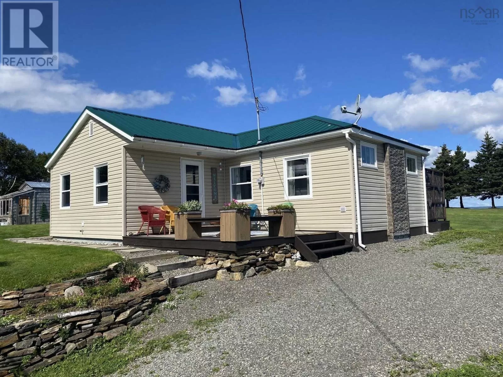 House for rent: 5322 Ns-16, Queensport, Nova Scotia B0H 1N0