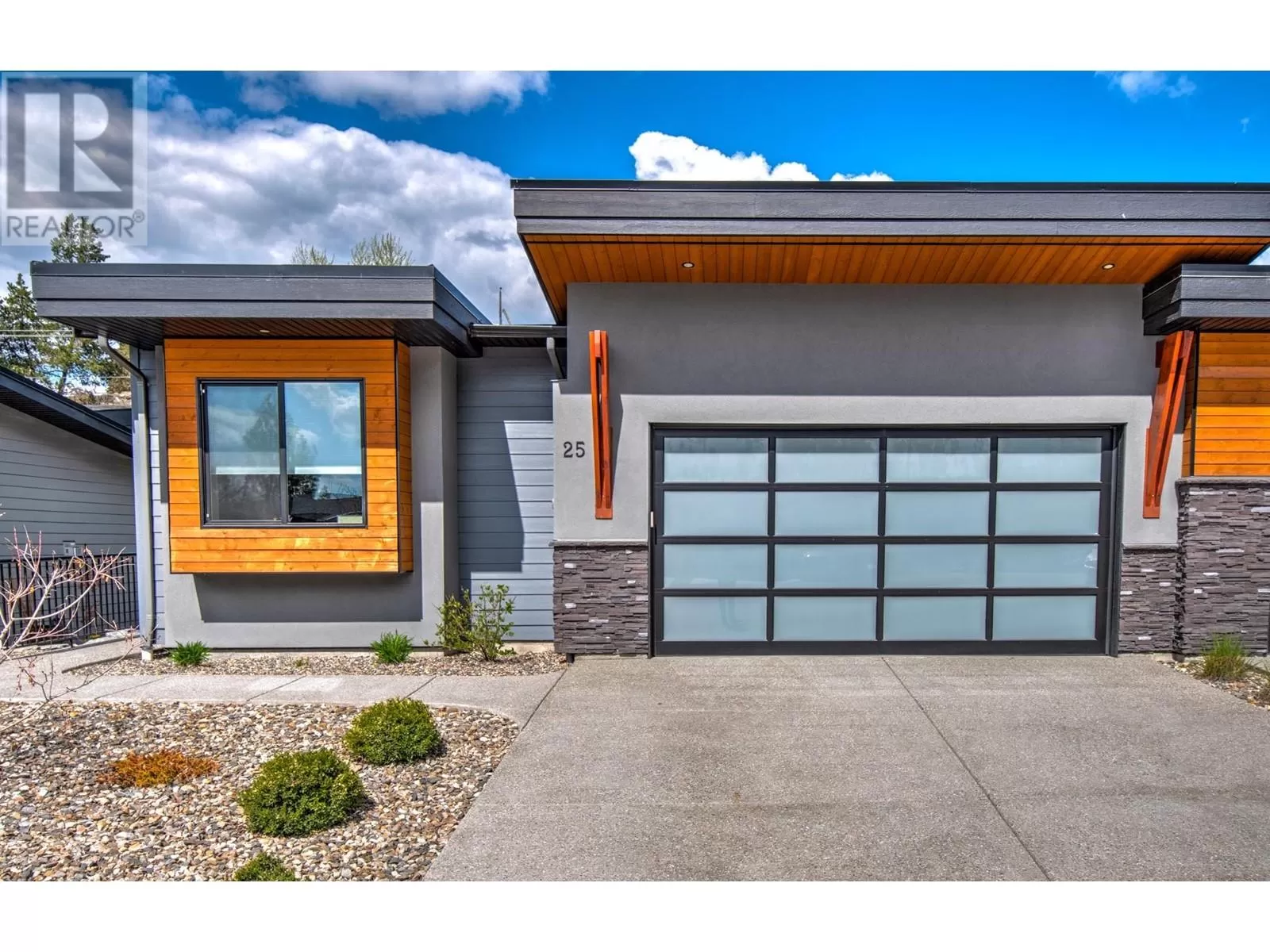 Duplex for rent: 5350 Silver Star Road Unit# 25, Vernon, British Columbia V1B 3K4