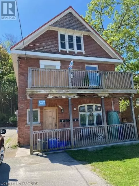 Triplex for rent: 537 8th Street E, Owen Sound, Ontario N4K 1L7