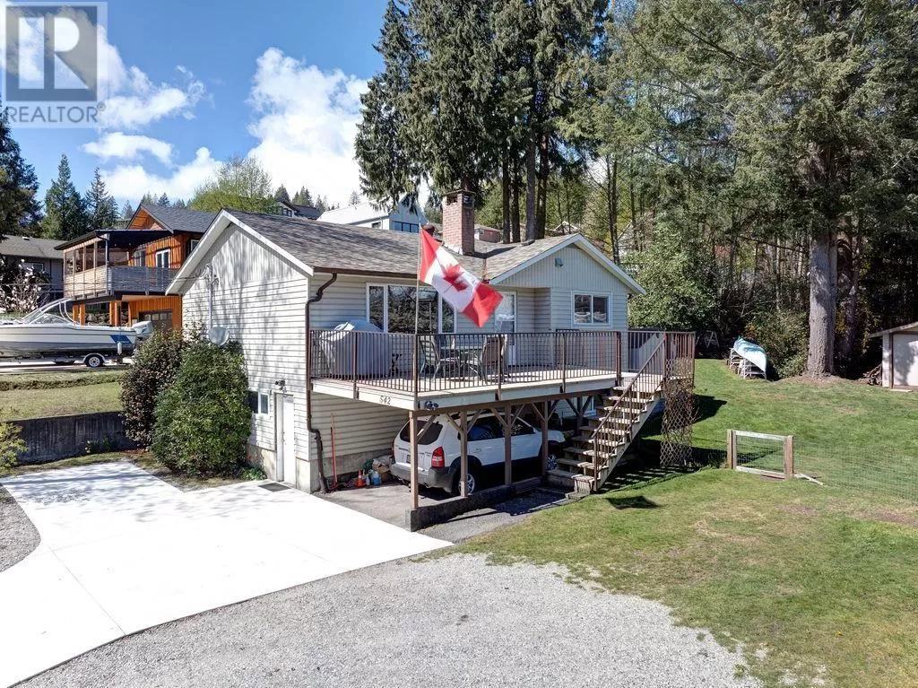 House for rent: 542 Harvey Road, Gibsons, British Columbia V0N 1V1