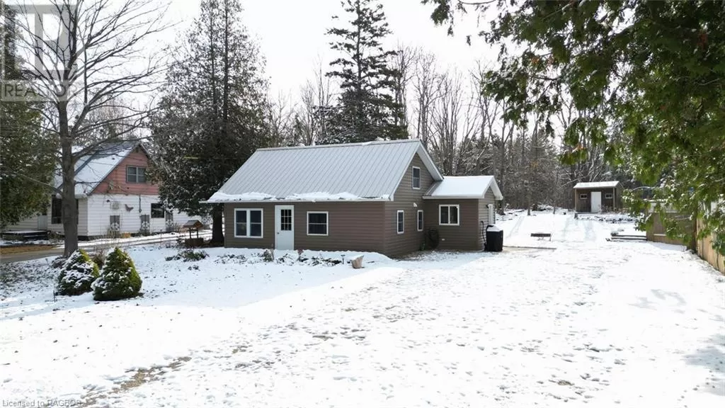 House for rent: 549 Stokes Bay Road, Stokes Bay, Ontario N0H 2M0