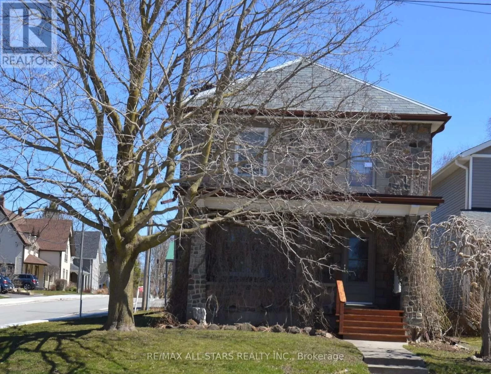 House for rent: 55 Main St S, Uxbridge, Ontario L9P 1J4