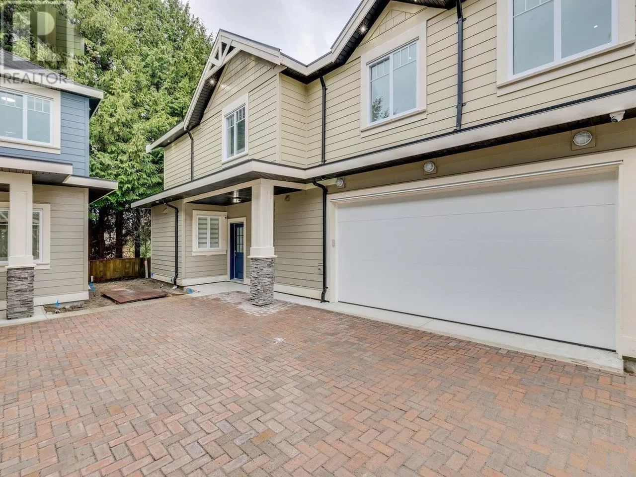 Duplex for rent: 5502 Williams Road, Richmond, British Columbia V7E 1K3