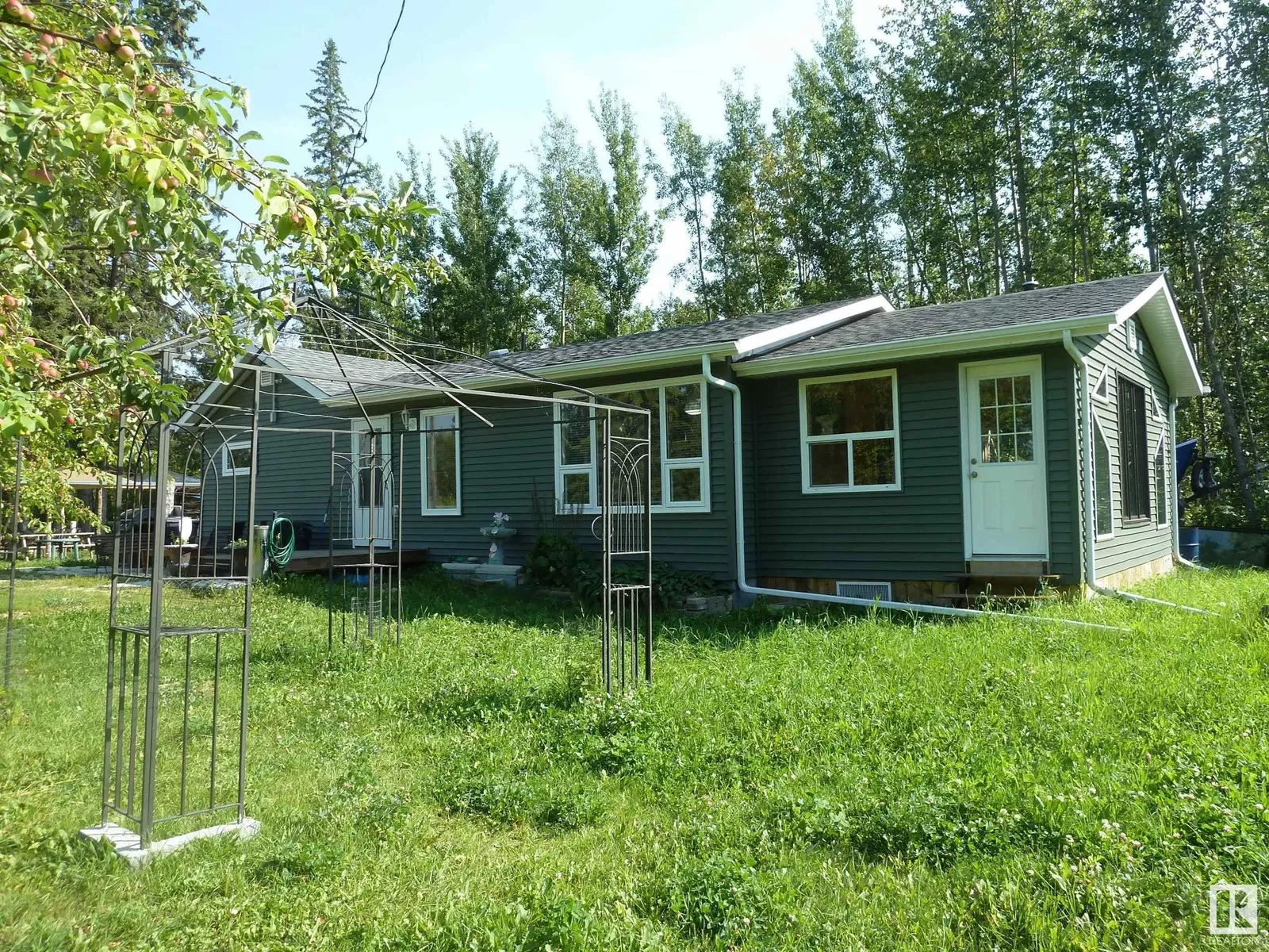 House for rent: 55118 Rge Rd 33, Rural Lac Ste. Anne County, Alberta T0E 1A0