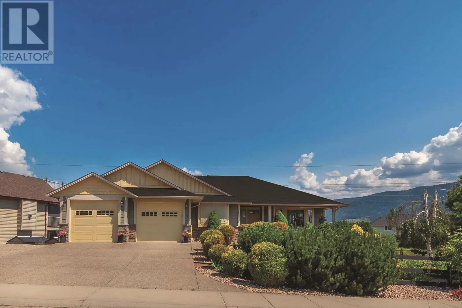 House for rent: 553 Mt. Ida Drive, Coldstream, British Columbia V1B 3Y3