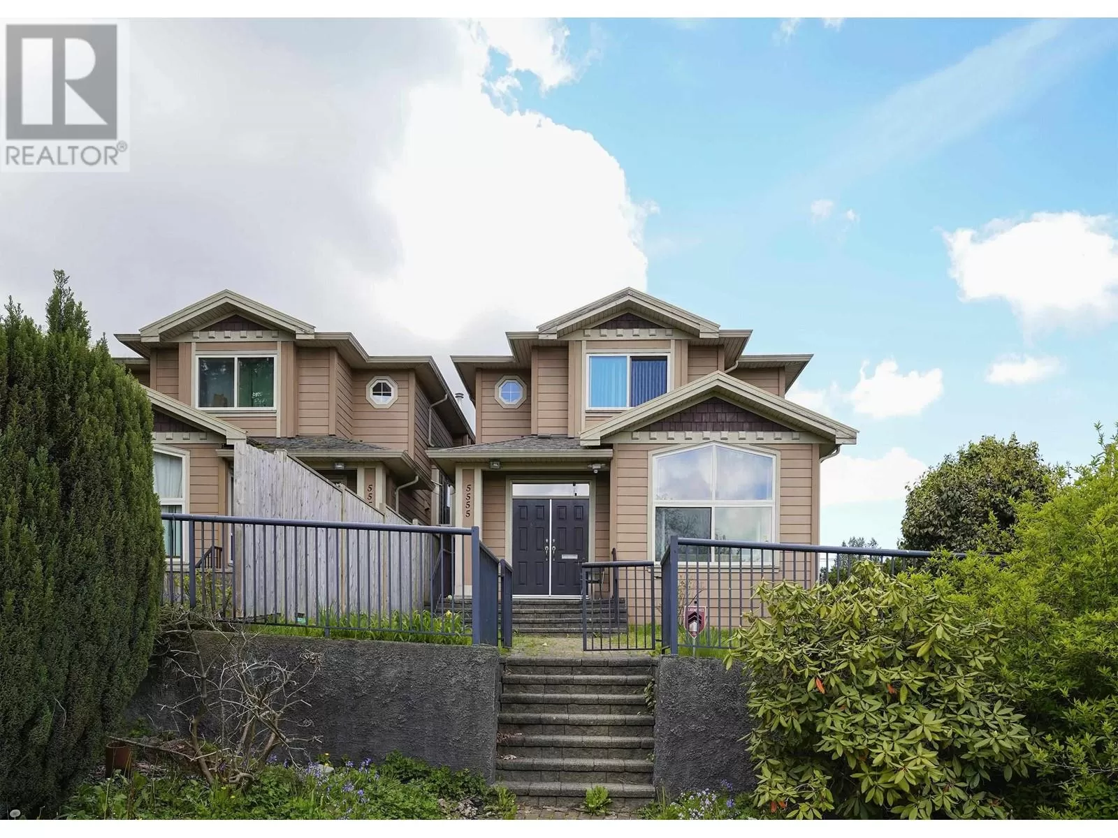 Duplex for rent: 5555 Royal Oak Avenue, Burnaby, British Columbia V5H 3N2