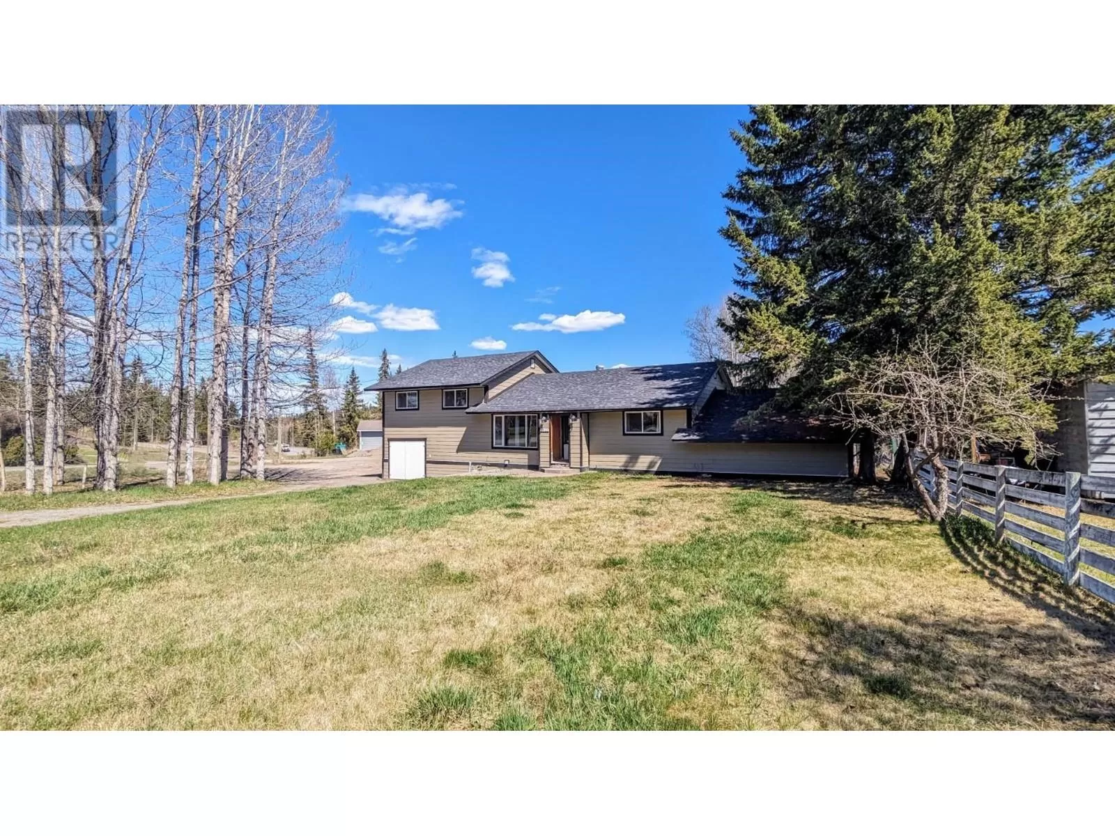 House for rent: 5611 Canim-hendrix Lake Road, 100 Mile House, British Columbia V0K 1M0