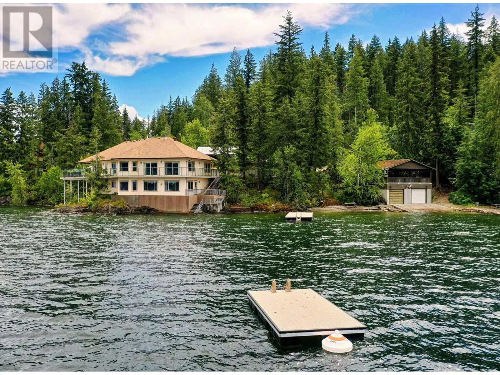 House for rent: 5615 Eagle Bay Road, Eagle Bay, British Columbia V0E 1T0