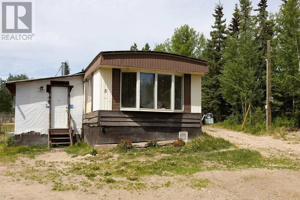 Manufactured Home/Mobile for rent: 565 Oak Road, Vanderhoof, British Columbia V0J 3A2