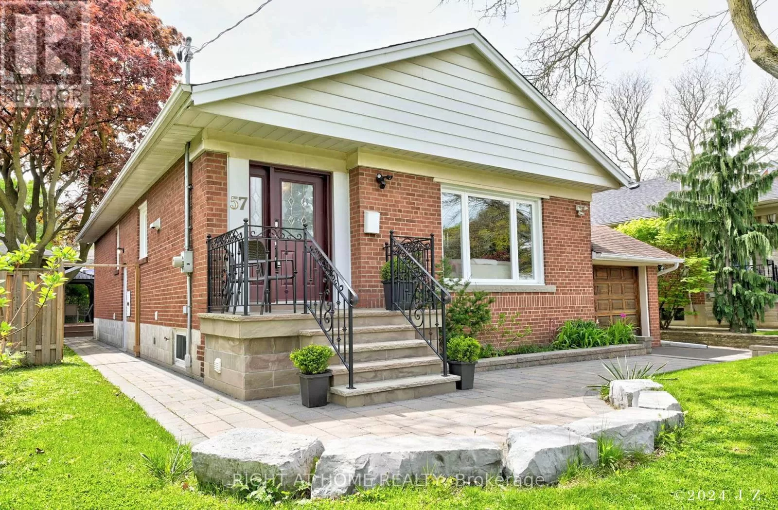House for rent: 57 Beaverbrook Avenue, Toronto, Ontario M9B 2N5