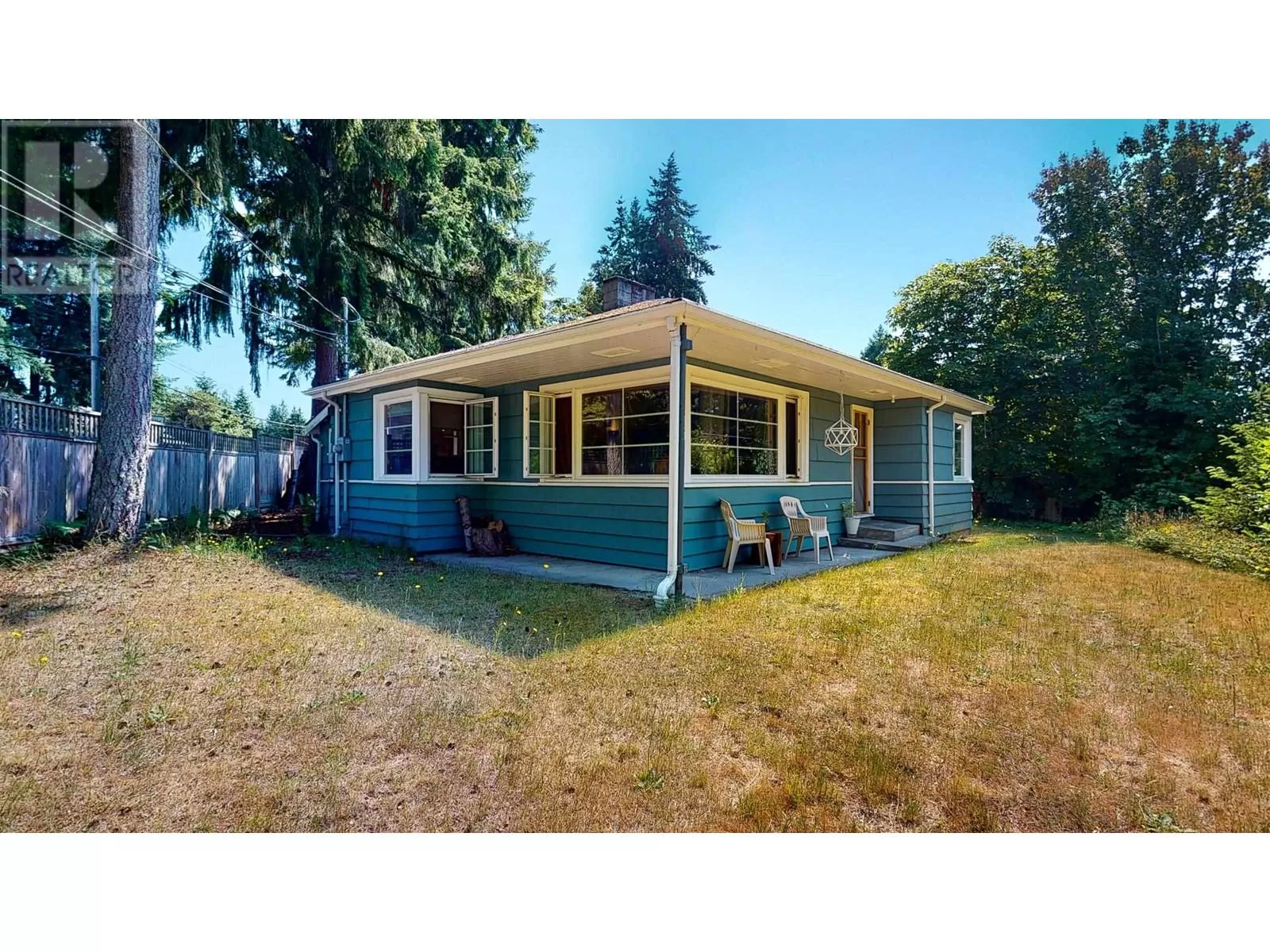 House for rent: 5724 E Porpoise Bay Road, Sechelt, British Columbia V0N 3A3