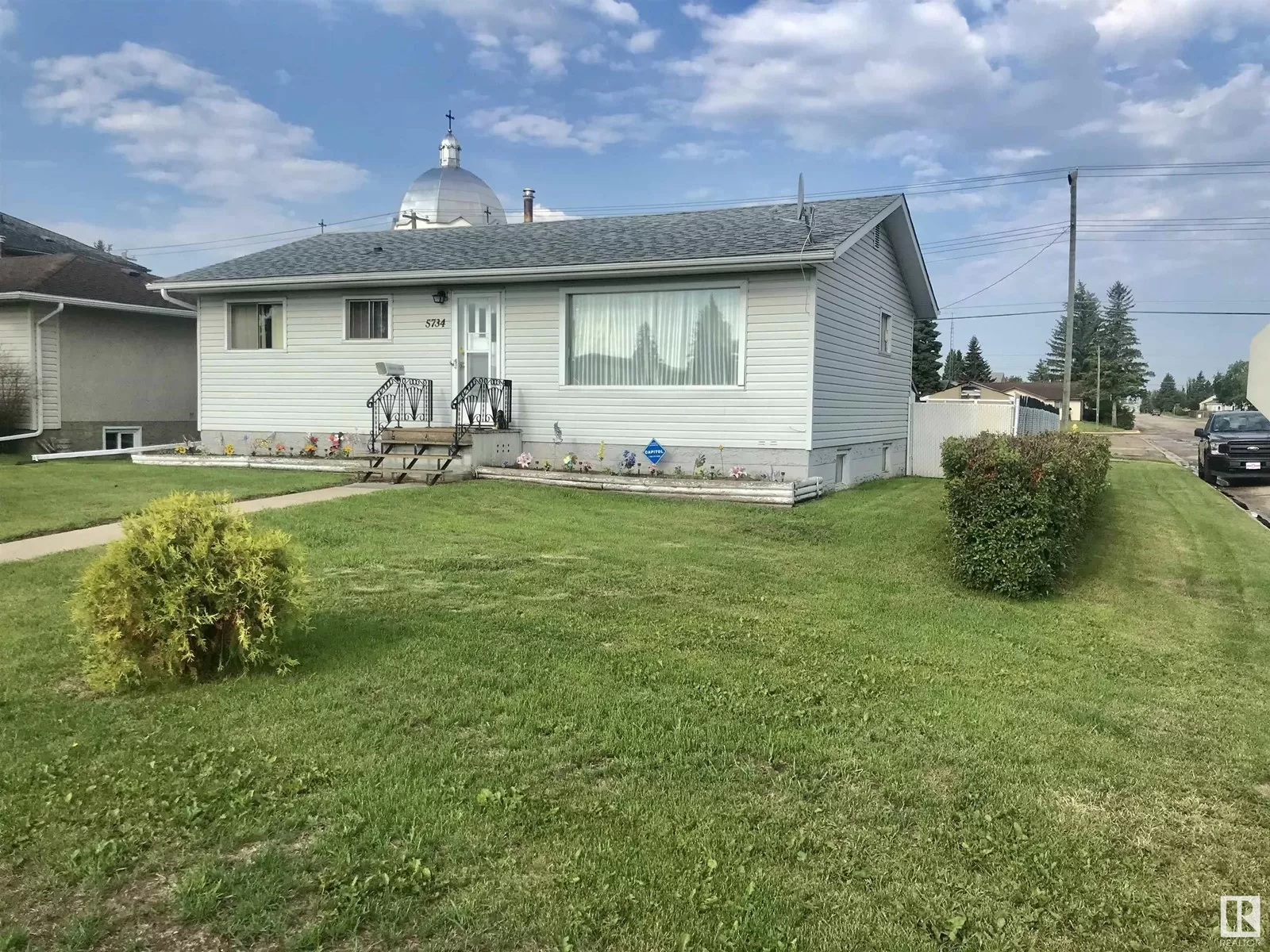 House for rent: 5734 50 St, Vegreville, Alberta T9C 1H6