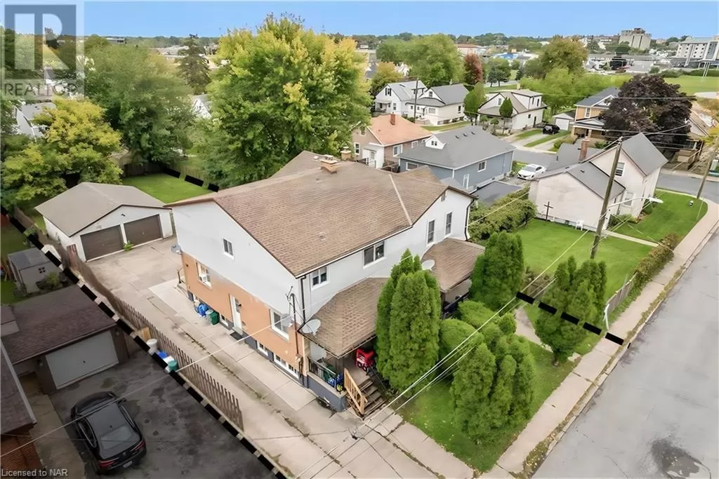 Fourplex for rent: 5749 Summer Street, Niagara Falls, Ontario L2G 1M5