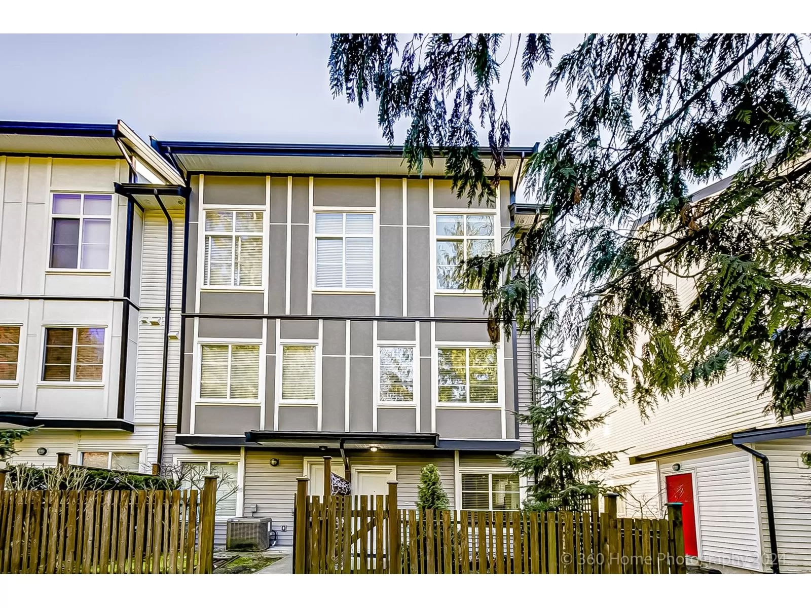 Row / Townhouse for rent: 58 5867 129 Street, Surrey, British Columbia V3X 0J4