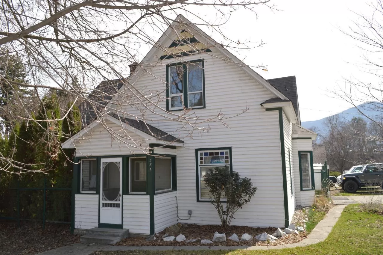 House for rent: 586 Central Ave, Grand Forks, British Columbia V0H 1H2