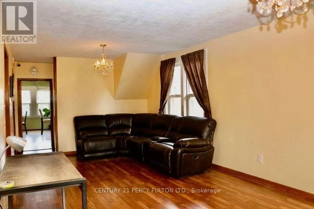 House for rent: 5991 Culp Street, Niagara Falls, Ontario L2G 2B6