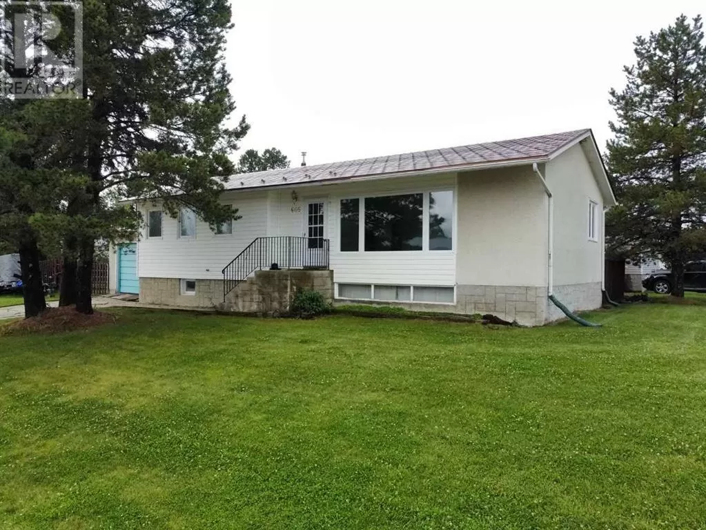 House for rent: 605 6 Avenue, Fox Creek, Alberta T0H 1P0