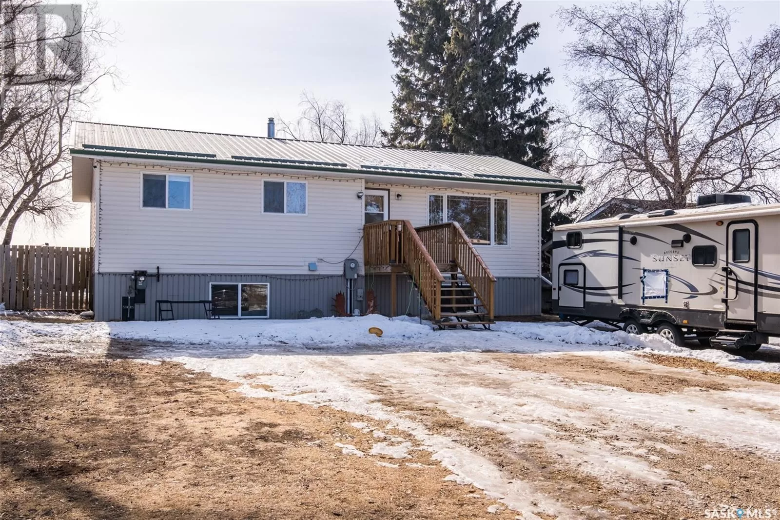 House for rent: 607 2nd Avenue W, Shellbrook, Saskatchewan S0J 2E0