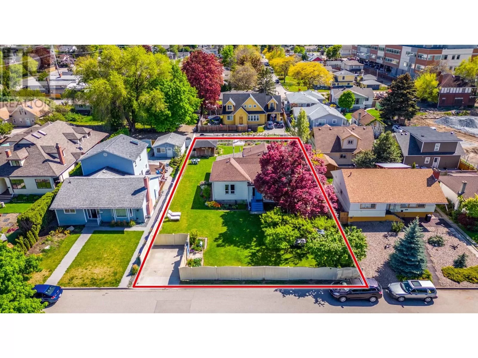 House for rent: 607 Glenwood Avenue, Kelowna, British Columbia V1Y 5M2