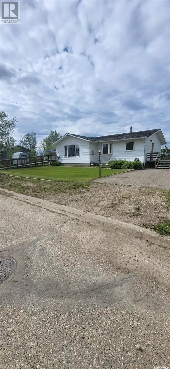 House for rent: 608 Boscurvis Avenue, Oxbow, Saskatchewan S0C 2B0