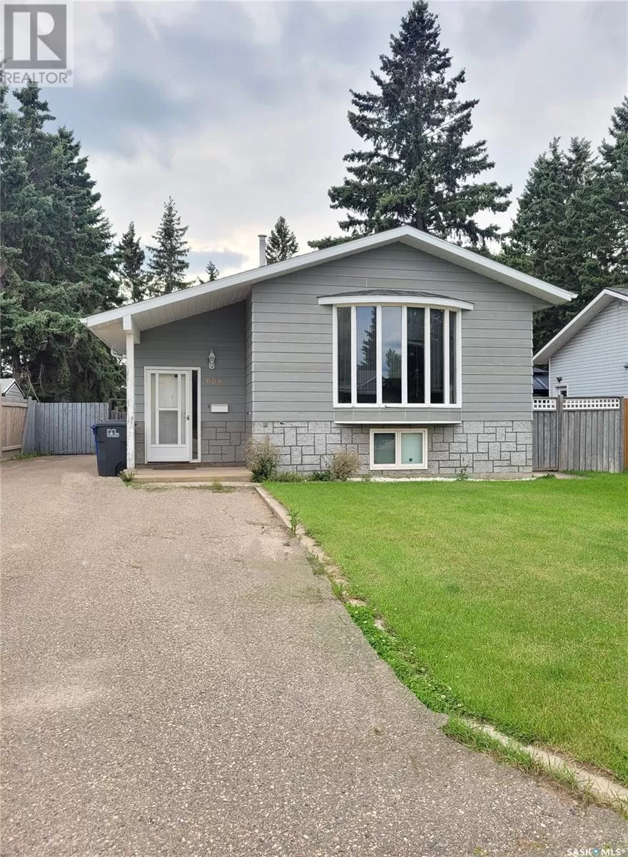 House for rent: 609 2nd Street W, Meadow Lake, Saskatchewan S9X 1Y9