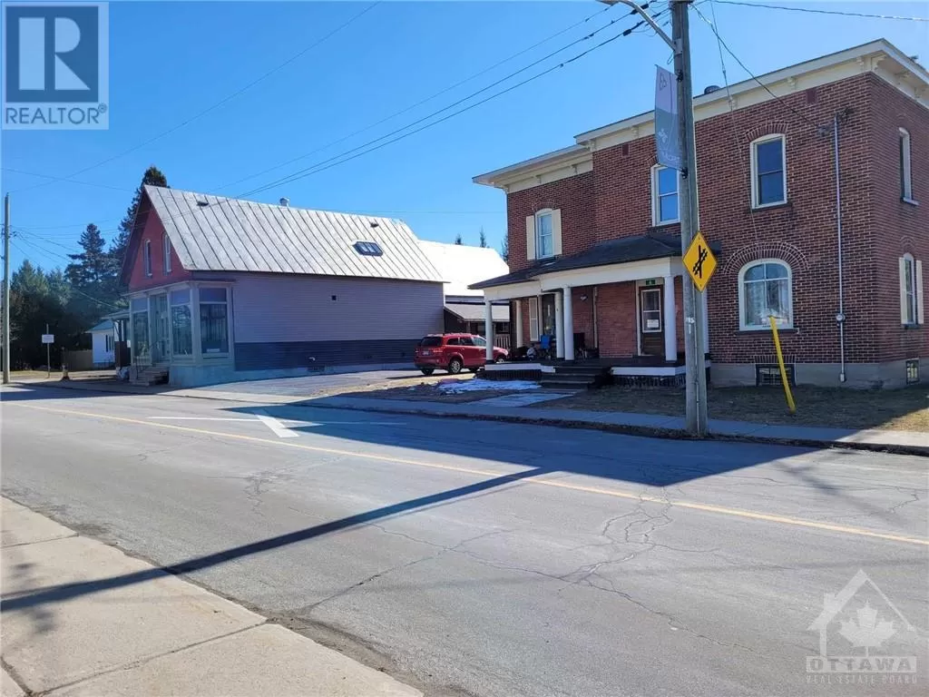 Fourplex for rent: 6-10 Labrosse Street, Moose Creek, Ontario K0C 1W0