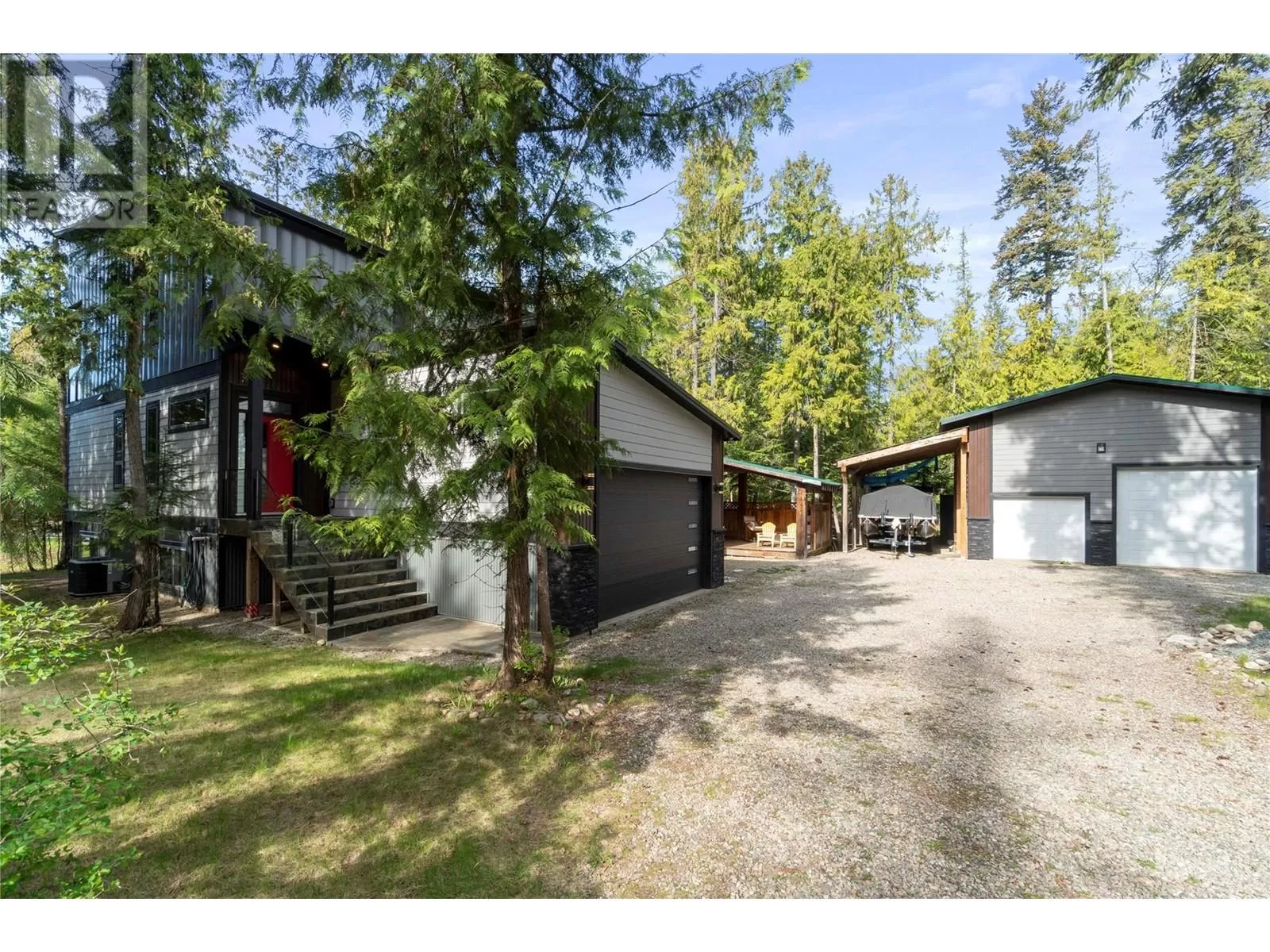 House for rent: 6107 Davis Road, Magna Bay, British Columbia V0E 1M7