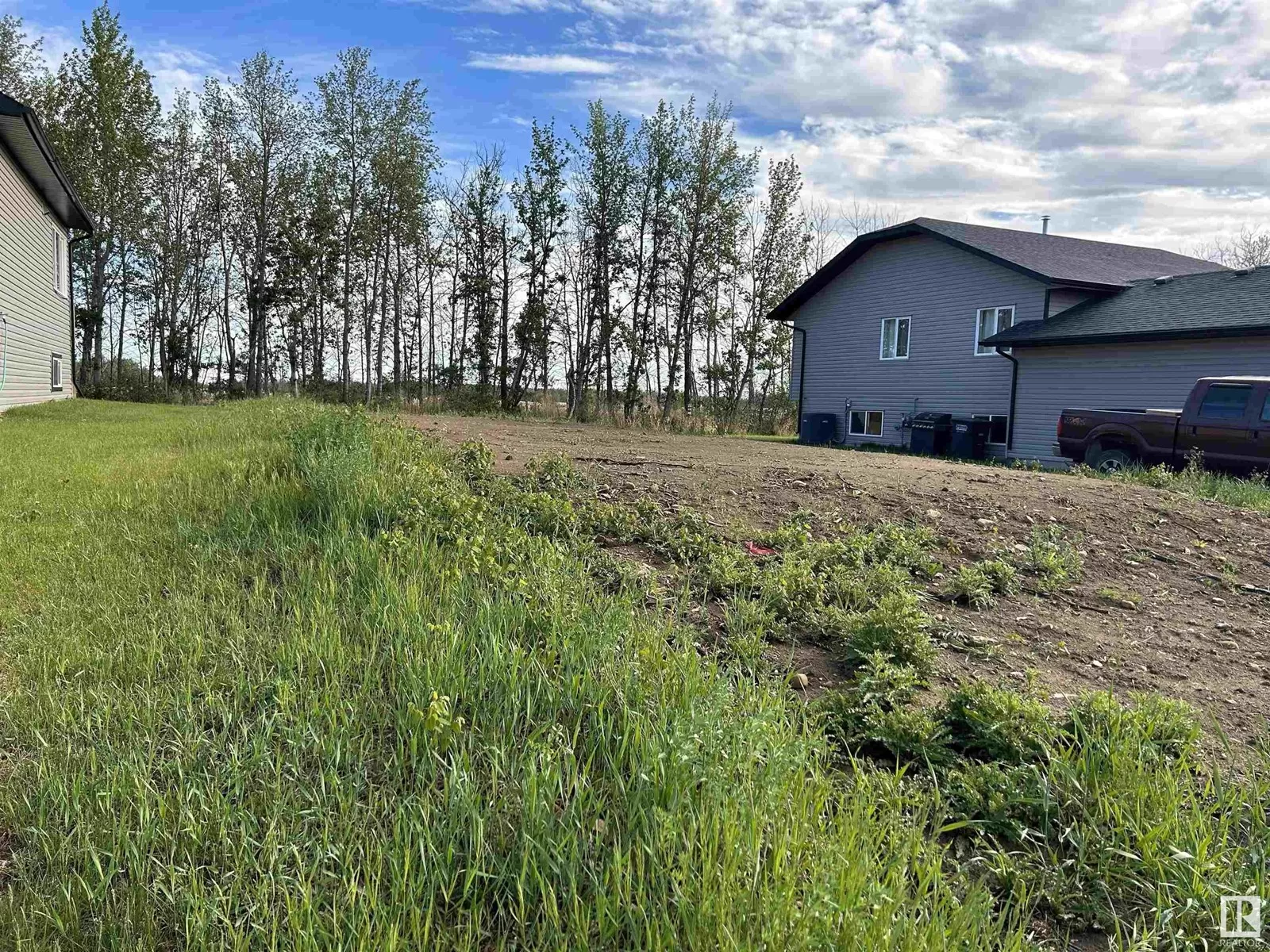 No Building for rent: 6111 53 A Av, Redwater, Alberta T0A 2W0