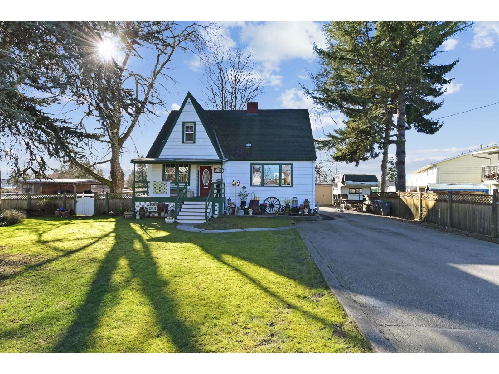 House for rent: 6127 184 Street, Surrey, British Columbia V3S 8B2