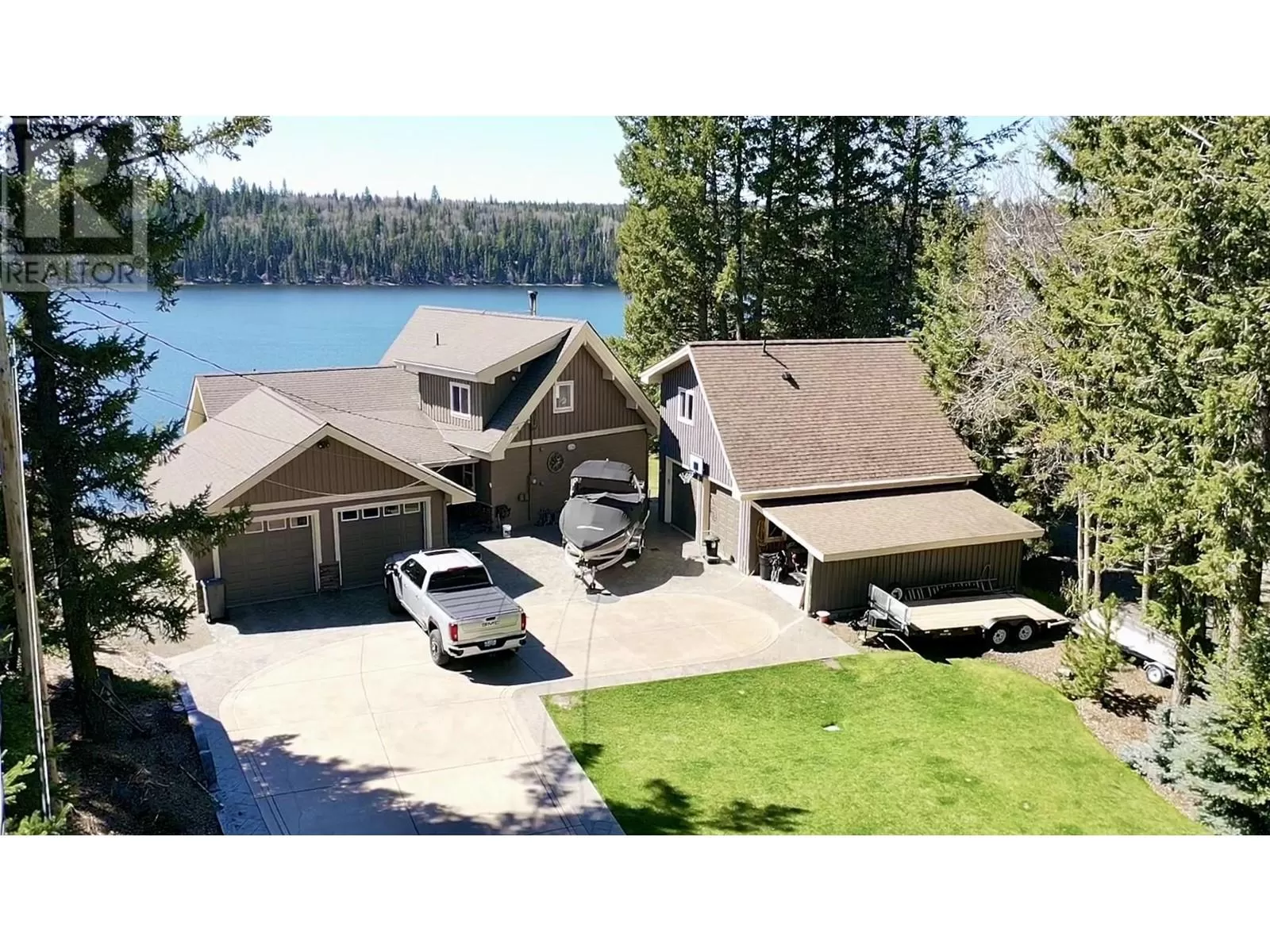 House for rent: 6160 Lakeshore Drive, Horse Lake, British Columbia V0K 2E3