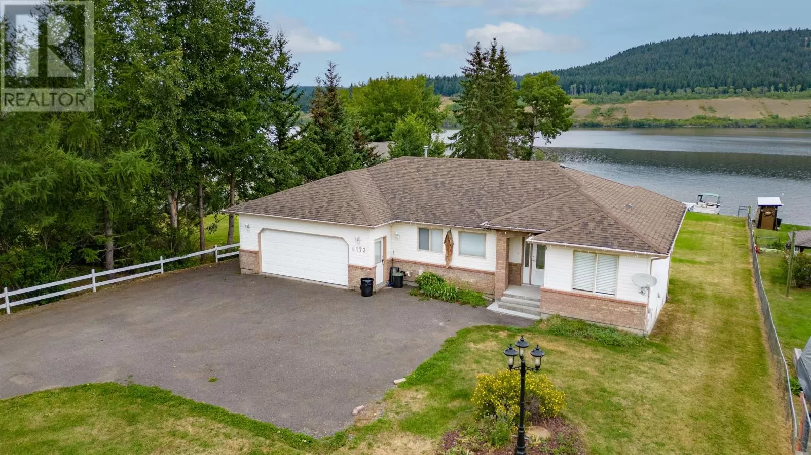 House for rent: 6173 Hunt Road, Horse Lake, British Columbia V0K 2E3