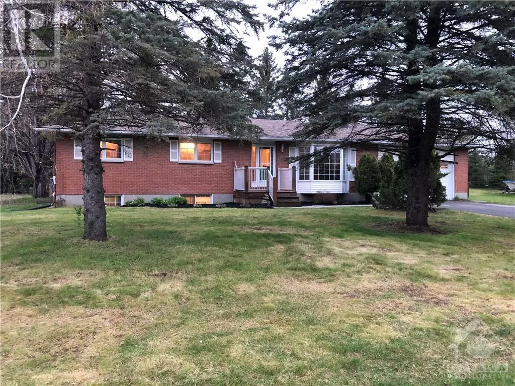 House for rent: 6300 Rothbourne Road, Carp, Ontario K0A 1L0