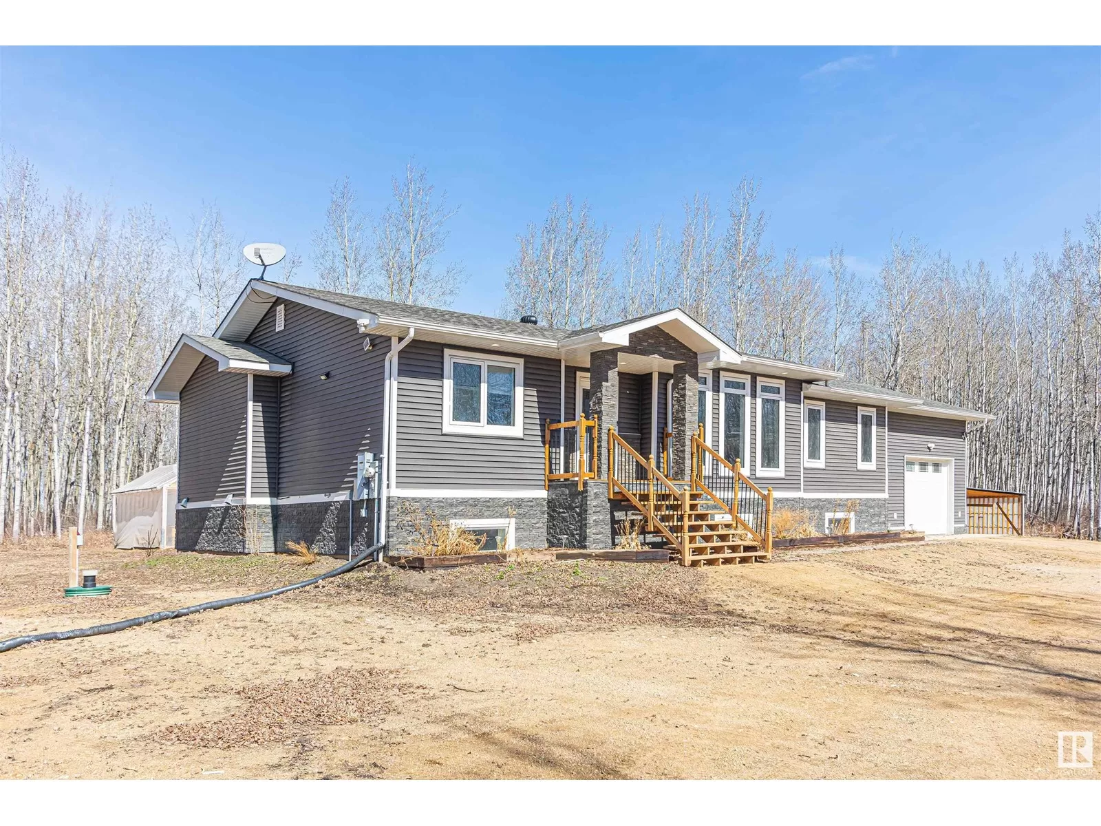 House for rent: 633001 Hwy 2, Rural Athabasca County, Alberta T0G 1T0